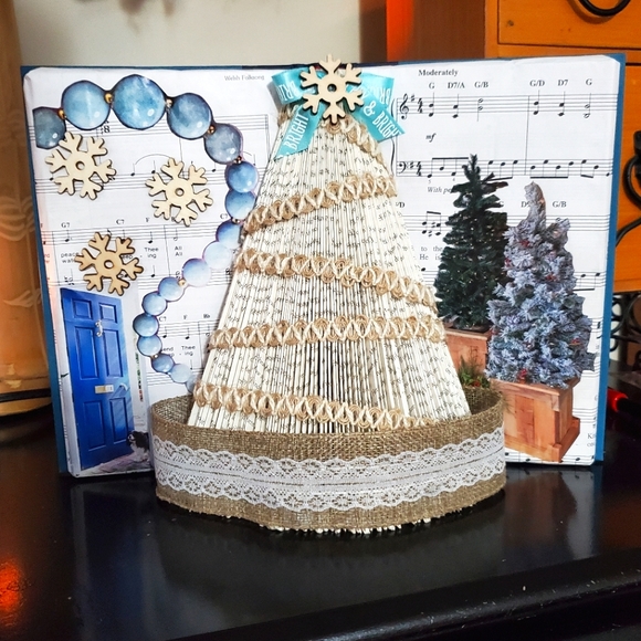 🎄 HAND CRAFTED book art Christmas collage 3d Christmas tree
